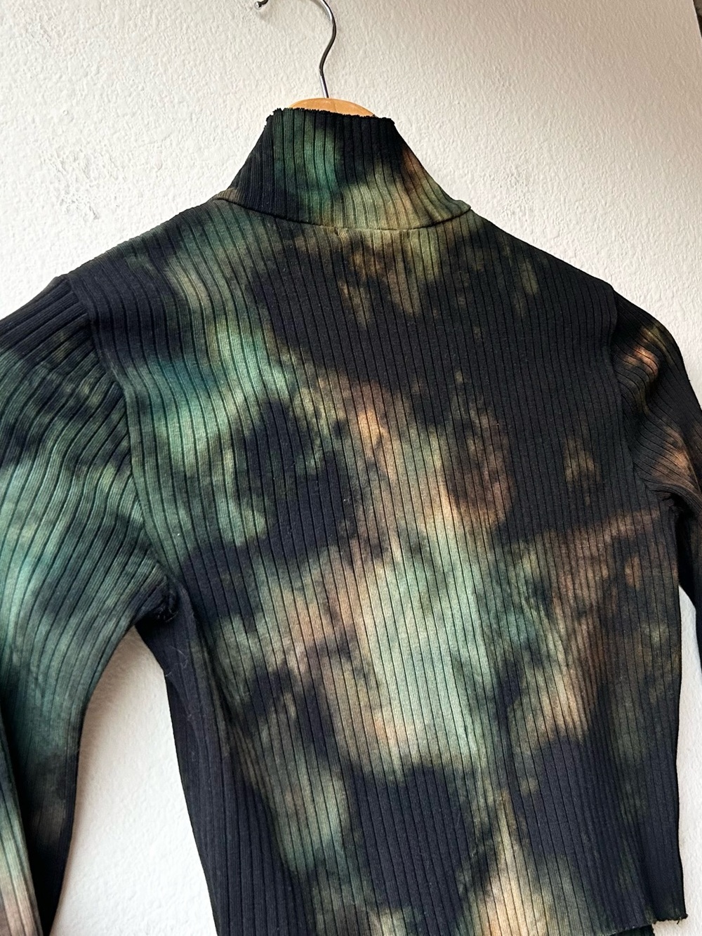NWT Cotton Citizen Ibiza Turtleneck Ribbed Crop Top in Green Desert Mirage Sz XS - Picture 11 of 16